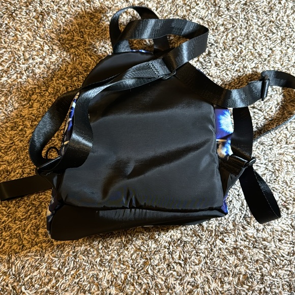 Ed Hardy mini backpack - Picture 2 of 5